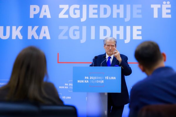 Berisha kundër “Paketës së Maleve”: Ftoj investitorët të mos prekin tokën e tjetrit