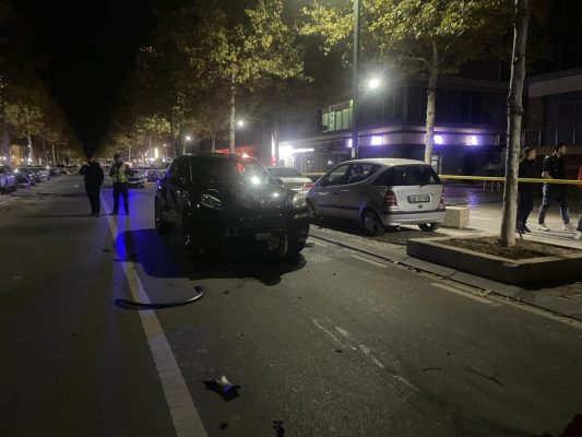 Aksident tragjik në Vlorë, motori përplaset me makinën, humb jetën 17-vjeçari Aksident tragjik në Vlorë, motori përplaset me makinën, humb jetën 17-vjeçari