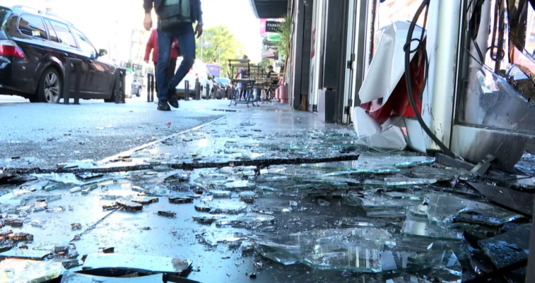 Vuçiç i mohon akuzat se qëndron pas incidenteve antiturke në Mal të Zi Vuçiç i mohon akuzat se qëndron pas incidenteve antiturke në Mal të Zi