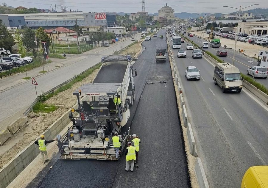 neser-mbyllet-autostrada-tirane-durres-arrsh-kaloni-nga-rruga-e-vjeter-e-shijakut