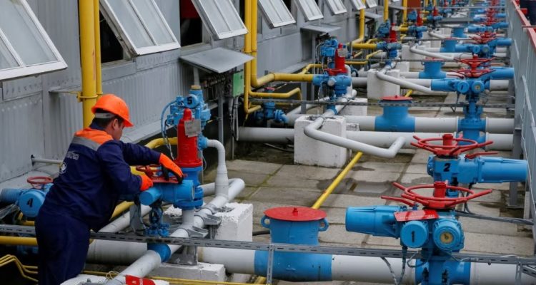 Sulmet ruse shkaktojnë ndërprerje të prodhimit të gazit në Ukrainë