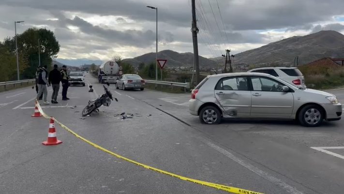 Aksident në aksin Korçë-Maliq, burrë e grua përfundojnë në spital