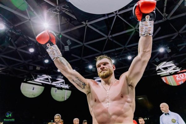 Jurgen Uldedaj, kampion bote! Boksieri lezhjan triumfon në duelin për versionin IBO të boksit profesionist
