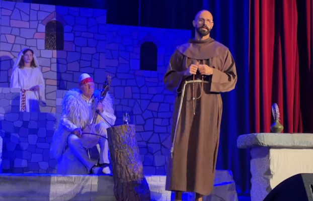 Shfaqet dramatizimi “Eposi shqiptar”, “Lahuta e Malcis” merr formë të re në skenën e Lezhës