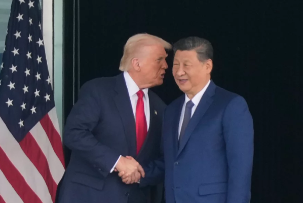 Trump shtrëngon duart me Xi, ulen tensionet tregtare, diskutohet edhe lufta në Ukrainë