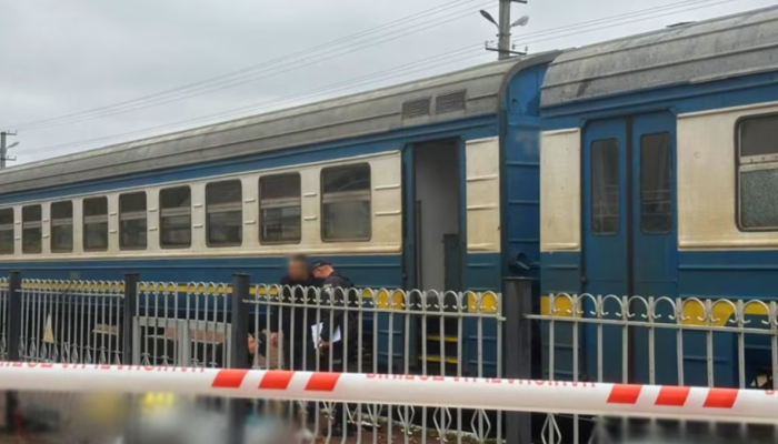 Katër të vdekur pas një shpërthimi në një stacion treni në Ukrainë