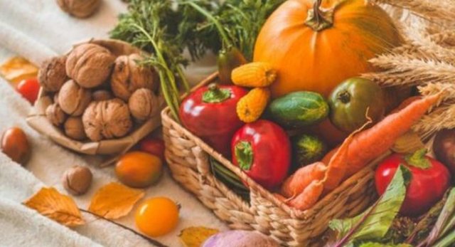 frutat-dhe-perimet-qe-duhet-t-i-keni-ne-tryeze-gjate-muajit-nentor