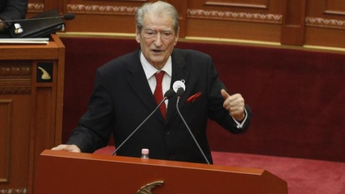 “Ofendoi ambasadorin e BE”, Komisioni i Etikës përjashton Berishën nga seancat plenare