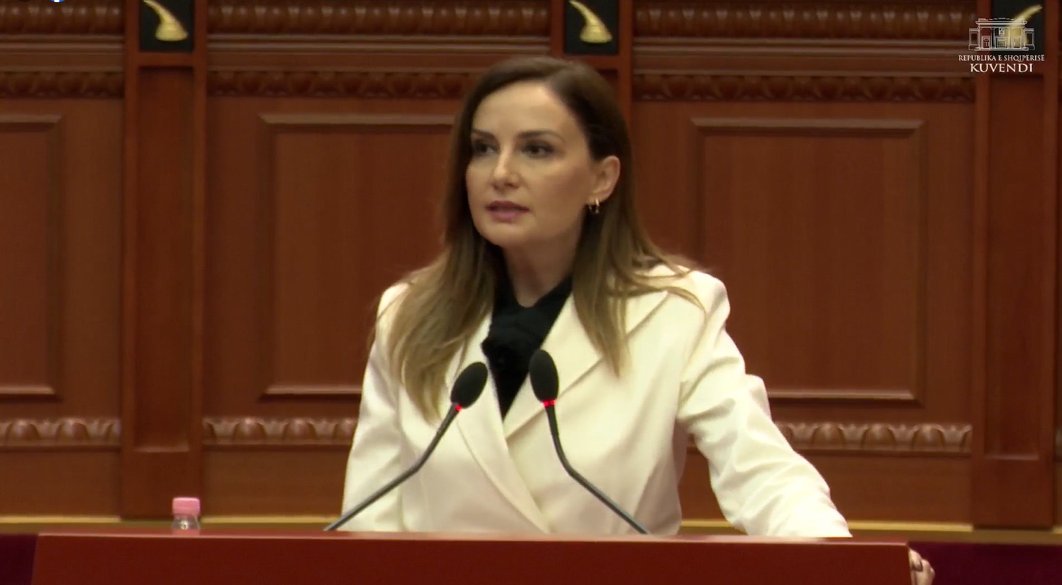 Kuvendi seancë maratonë për projekt buxhetin  Tabaku  55  e familjeve shqiptare nuk mbyllin dot muajin  miratoni minimunin jetik