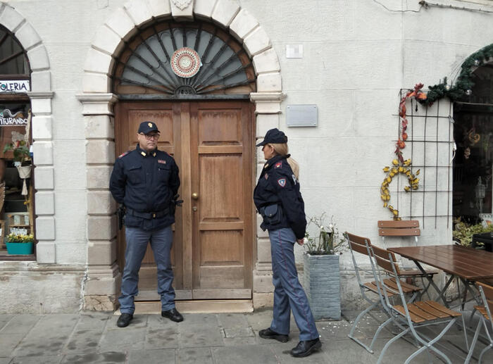 E rëndë në Itali  nëna vret fëmijën e saj 9 vjeçar  Gjykata ia besoi babait pas divorcit  gruaja kundërshtoi vendimin