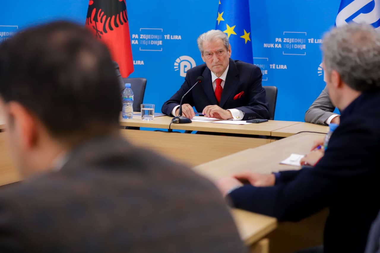 do-e-kapim-djallin-prej-briresh-berisha-koha-eshte-e-guximtareve-nisim-protestat-deri-ne-largimin-e-edi-rames