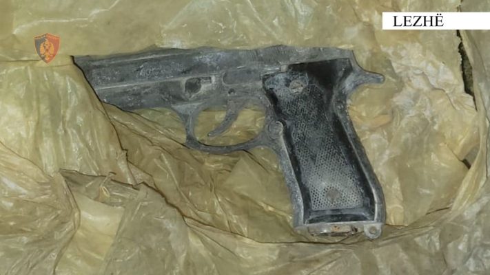 Dhunoi bashkëshorten dhe mbante në banesë pistoletë, arrestohet 49-vjeçari nga Lezha