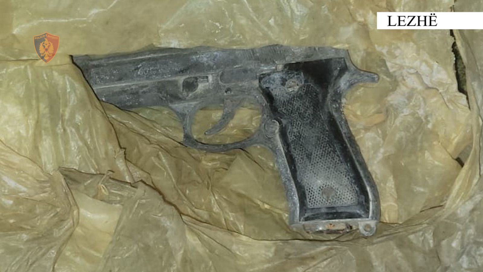 Dhunoi bashkëshorten dhe mbante në banesë pistoletë  arrestohet 49 vjeçari nga Lezha