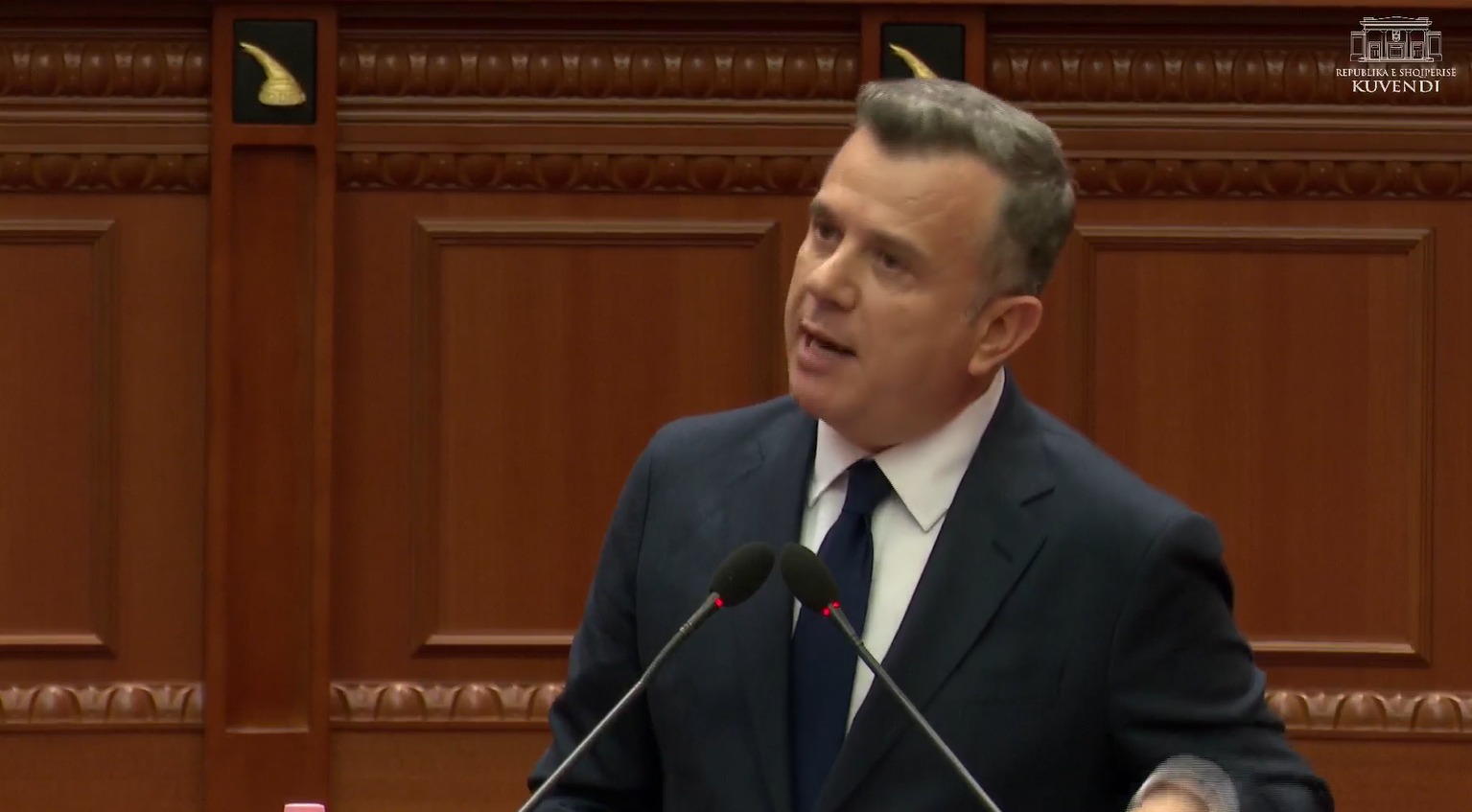 Balla i përgjigjet Tabakut  Gënjen pa tu dridhur qerpiku  sot miratojmë rritjen më të madhe të pensioneve në histori