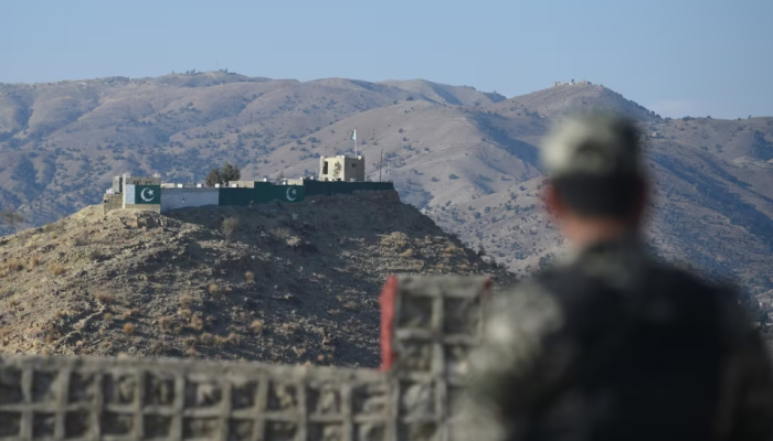 Afganistani dhe Pakistani këmbejnë zjarr në kufi, teksa nisi bisedimet për paqe