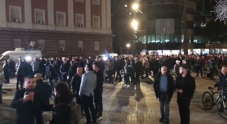 Protesta e opozitës, blindohet Kryeministria