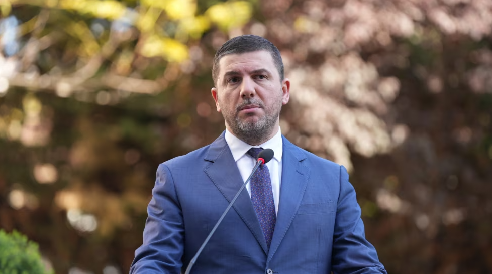 Memli Krasniqi jep dorëheqje si kryetar i PDK së