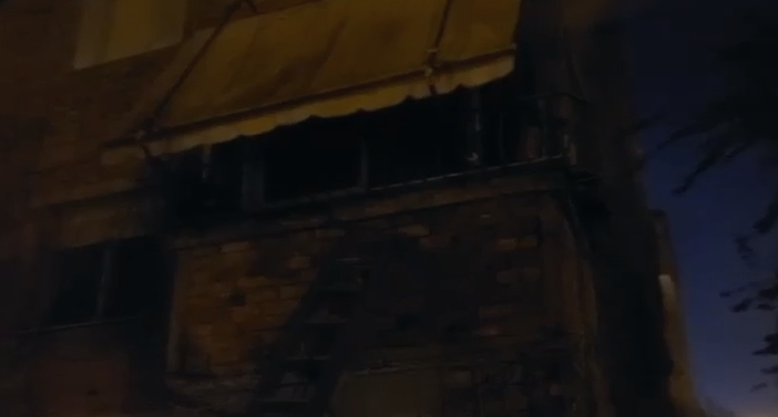 Përfshihet nga flakët banesa në Vlorë