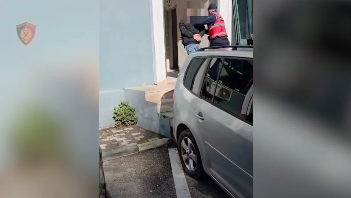 “STREAM”/ Shpërndante materiale pornografike me të mitur, arrestohet 29-vjeçari në Tiranë