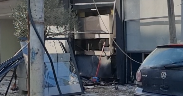 I vunë tritolin lokalit në Kamëz  arrestohen tre gjobëvënësit  mes tyre ish polici Jeton Lami që shoqëroi Martinajn