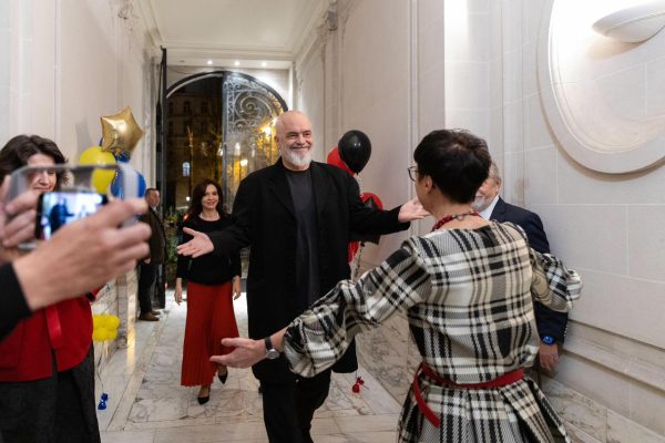 Rama ndan pamje nga mbrëmja ceremoniale e çeljes së dyerve të Misionit të Shqipërisë pranë Bashkimit Europian