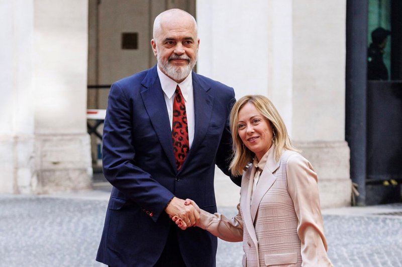 Rama dhe ministrat sot drejt Italisë  nesër mbledhja e përbashkët mes dy qeverive  pritet firmosja e disa marrëveshjeve