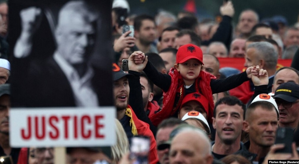  Liri për ish komandantët e UÇK   shqiptarë nga të gjitha trojet protestojnë sot në Strasburg