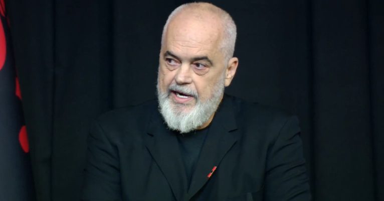 “Veç të shihje Fatos, se sa të deshën ata që të burgosën e të qëlluan me armë”, Rama mban fjalimin e lamtumirës në ceremoninë mortore të Fatos Nanos