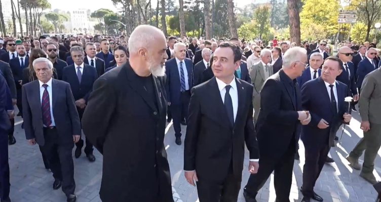 Kush ishin liderët që morën pjesë në ceremoninë e Fatos Nanos