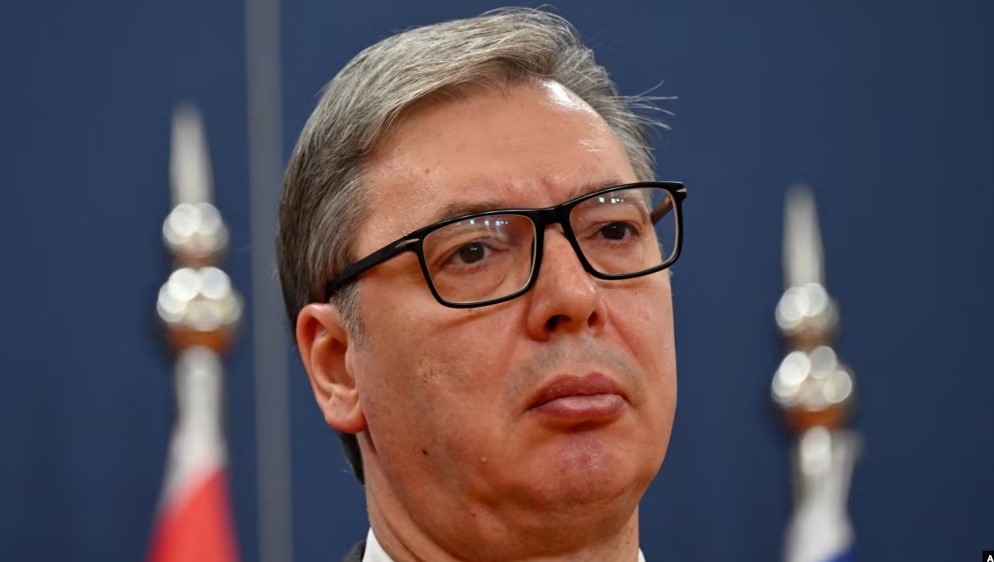 Rusia i kërkon Vuçiçit t i shpjegojë deklaratat për shitjen e municionit