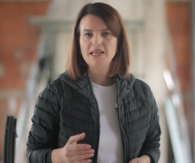  Askush nuk është mbi ligjin   ministrja Koçiu  Operacioni për ligjshmërinë e territorit vijon  janë vendosur 1 mln euro gjoba