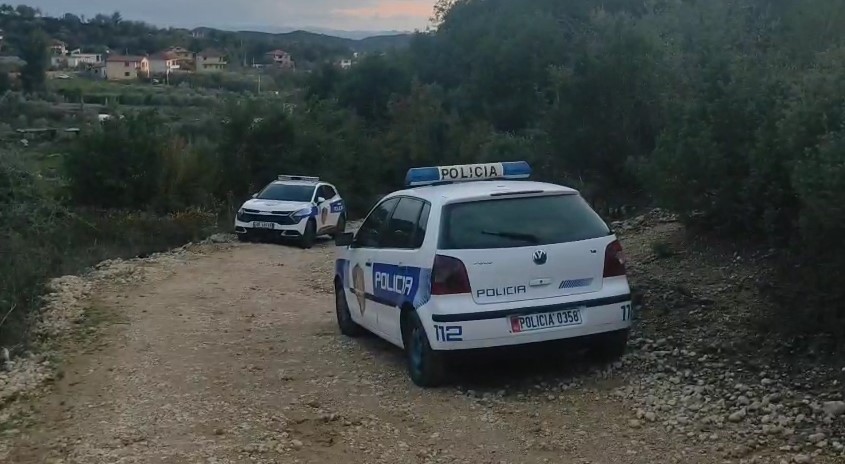 makina-e-djegur-ka-arme-brenda-rrezikojne-te-plasin-plumbat-dalin-pamjet-policia-rrethon-zonen