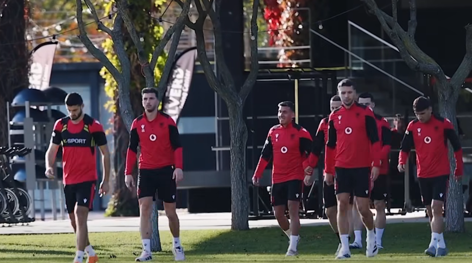  Ëndrra Amerikane   Kuqezinjtë nisin përgatitjet për Andorrën dhe Anglinë  ja si paraqitet atmosfera në stërvitje