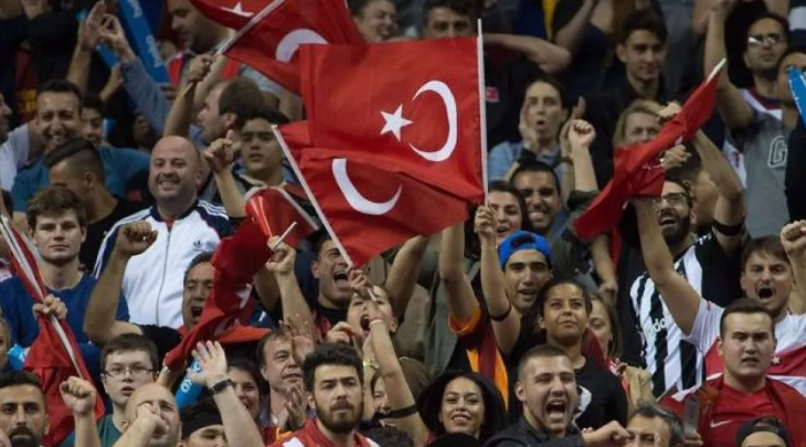 Tronditet futbolli turk  mbi 1 mijë futbollistë të përfshirë në baste