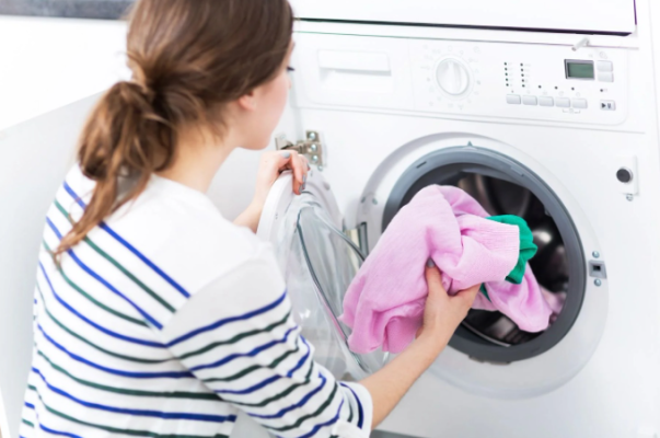 Pse duhet t’i lajmë rrobat pasi i blejmë?