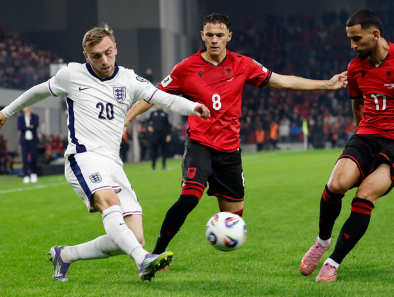 Shqipëri Angli  Mbyllet pa gola pjesa e parë  kuqezinjtë luajnë pa frikë përballë  Tre Luanëve 