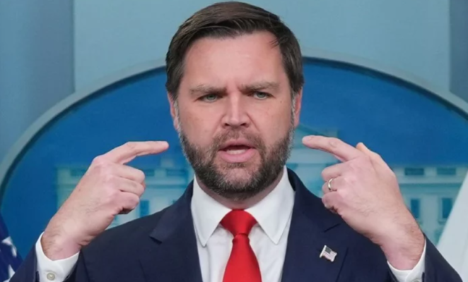 Aksidentohet autokolona e J.D Vance, një oficer policie në gjendje të rëndë