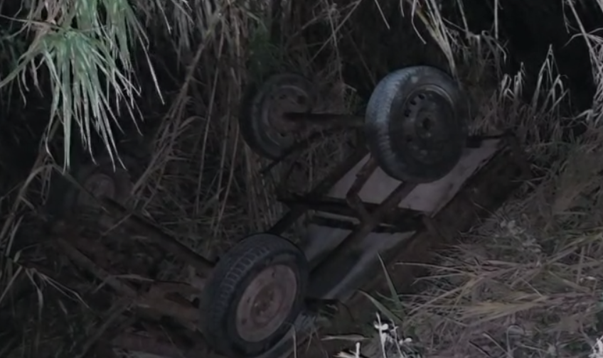 makina-perplas-karrocen-ne-aksin-fier-seman-nje-i-plagosur