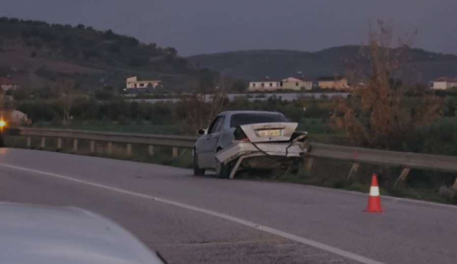 beri-aksident-ne-aksin-lushnje-berat-drejtuesi-braktis-mjetin-dhe-largohet-nga-vendngjarja