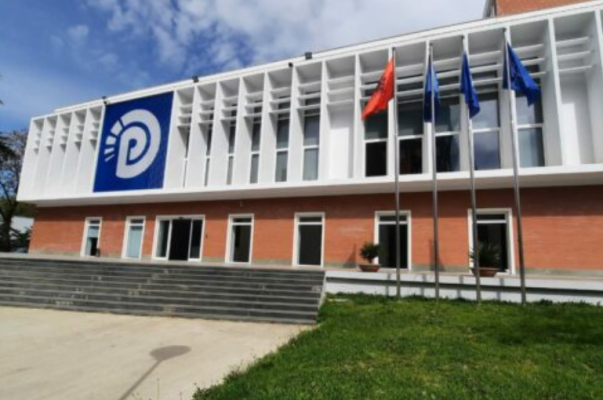 Gazment Bardhi mesazh deputetëve të PD: Asnjë të mos shkojë në mbledhjet e komisioneve parlamentare