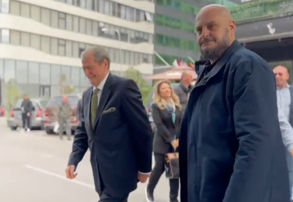 Nuk iu përgjigj thirrjes për “21 Janarin”, Berisha paraqitet në SPAK në zbatim të masës detyrim paraqitje