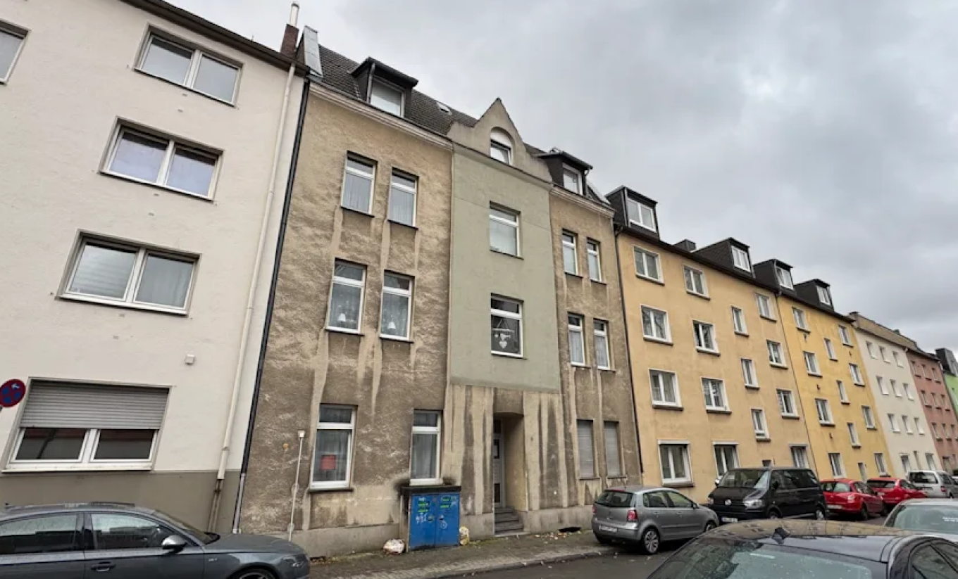 Policia në Gjermani qëllon një vajzë 12 vjeçare pasi ajo i sulmoi me thikë  e mitura në gjendje kritike