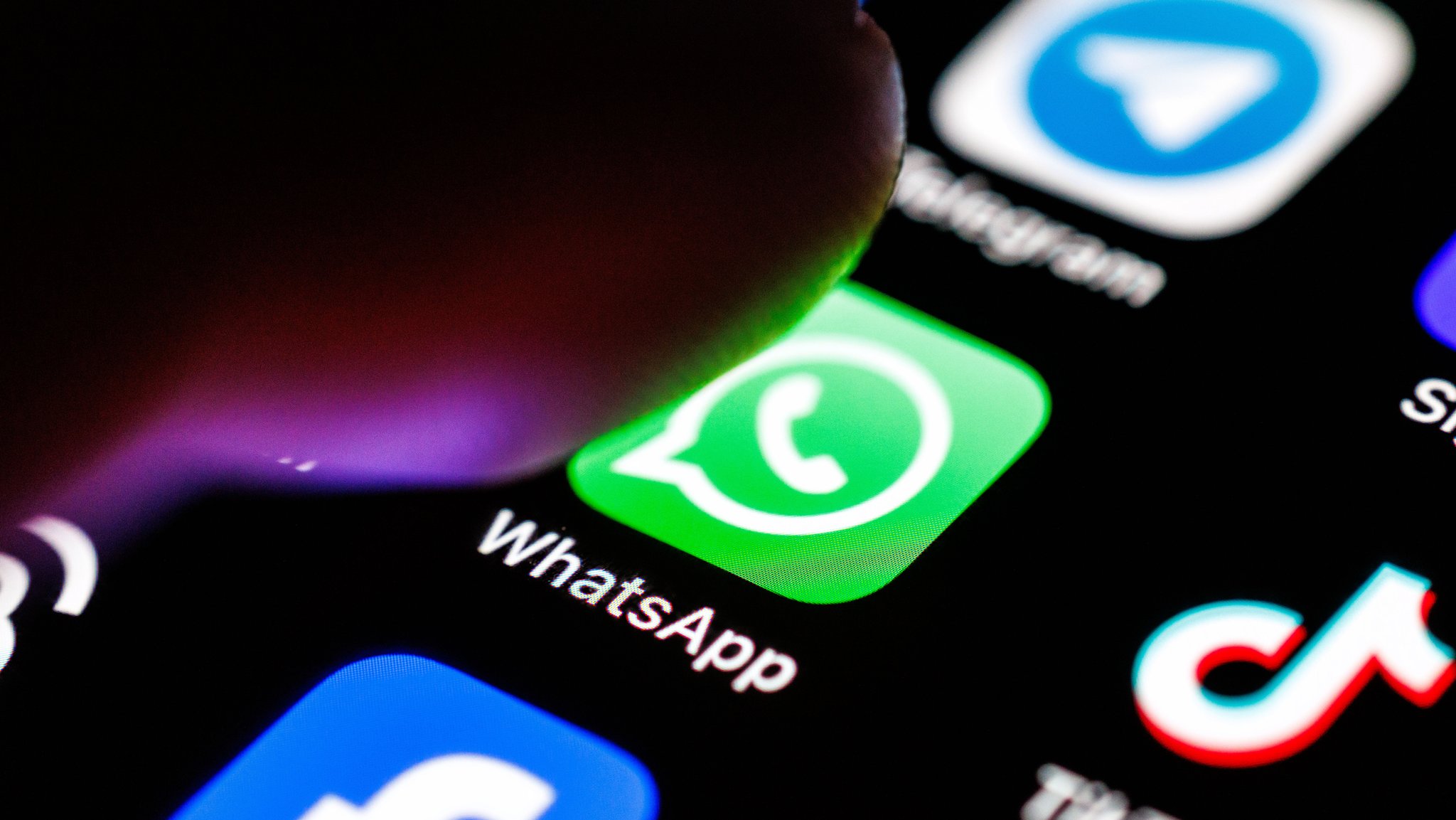 Meta prezanton  bisedat e palëve të treta  në WhatsApp për përdoruesit në BE