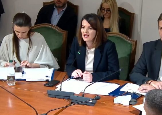 “Shqipëria vend i sigurt”, ministrja Koçiu: Janë ulur krimet dhe aksidentet! Vendi ka dalë nga çdo listë e zezë