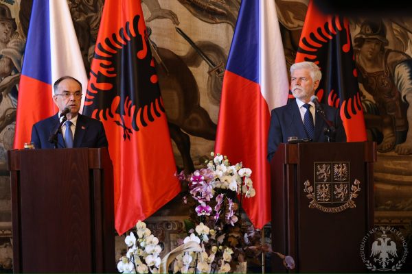 Begaj takohet me homologun e Republikës Çeke, konfirmon bashkëpunimin dypalësh dhe mbështetjen e Shqipërisë në BE