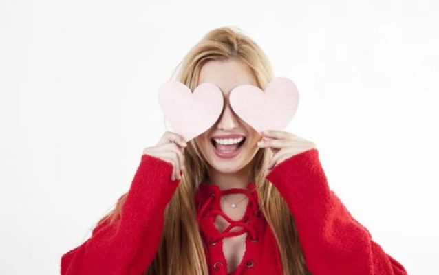 Pesë shenjat e zodiakut që do të favorizohen në dashuri javën e ardhshme