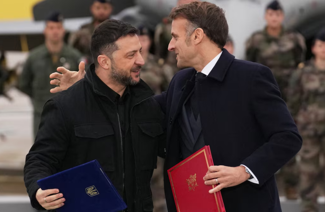 Zelensky në Paris  Nënshkruan marrëveshjen me Macron për furnizimin e Ukrainës me avionë Rafale