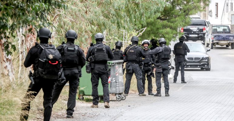 Masakër në Kretë, përplasje me armë mes dy familjeve, viktima e të plagosur