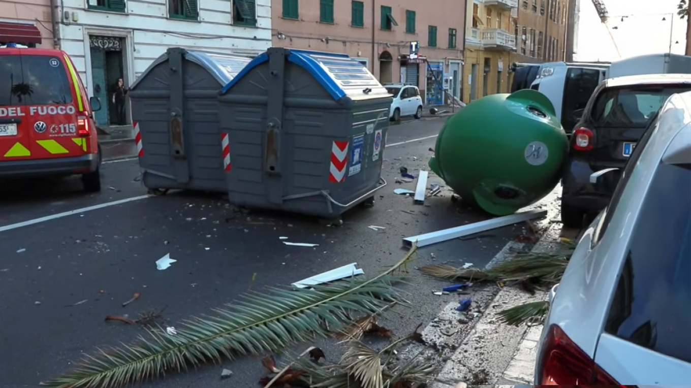 Moti i keq godet Italinë  përmbytje  pemë të rrëzuara dhe dëme materiale  VIDEO 