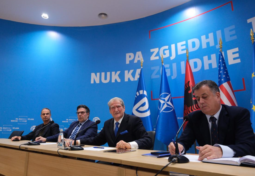 Berisha  Duhet të ndërrojmë orbitë  të përballemi pa ndërprerje  Është koha e guximtarëve